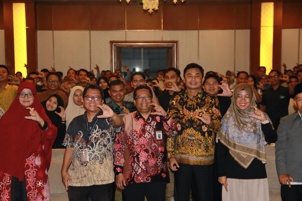 Staf Ahli Menteri Bidang Teknologi Pendidikan Tekankan Urgensi Literasi Digital dan KA dalam Bimtek ToT Calon Fasilitator Pembelajaran Koding dan Kecerdasan Artifisial Angkatan&nbsp;6